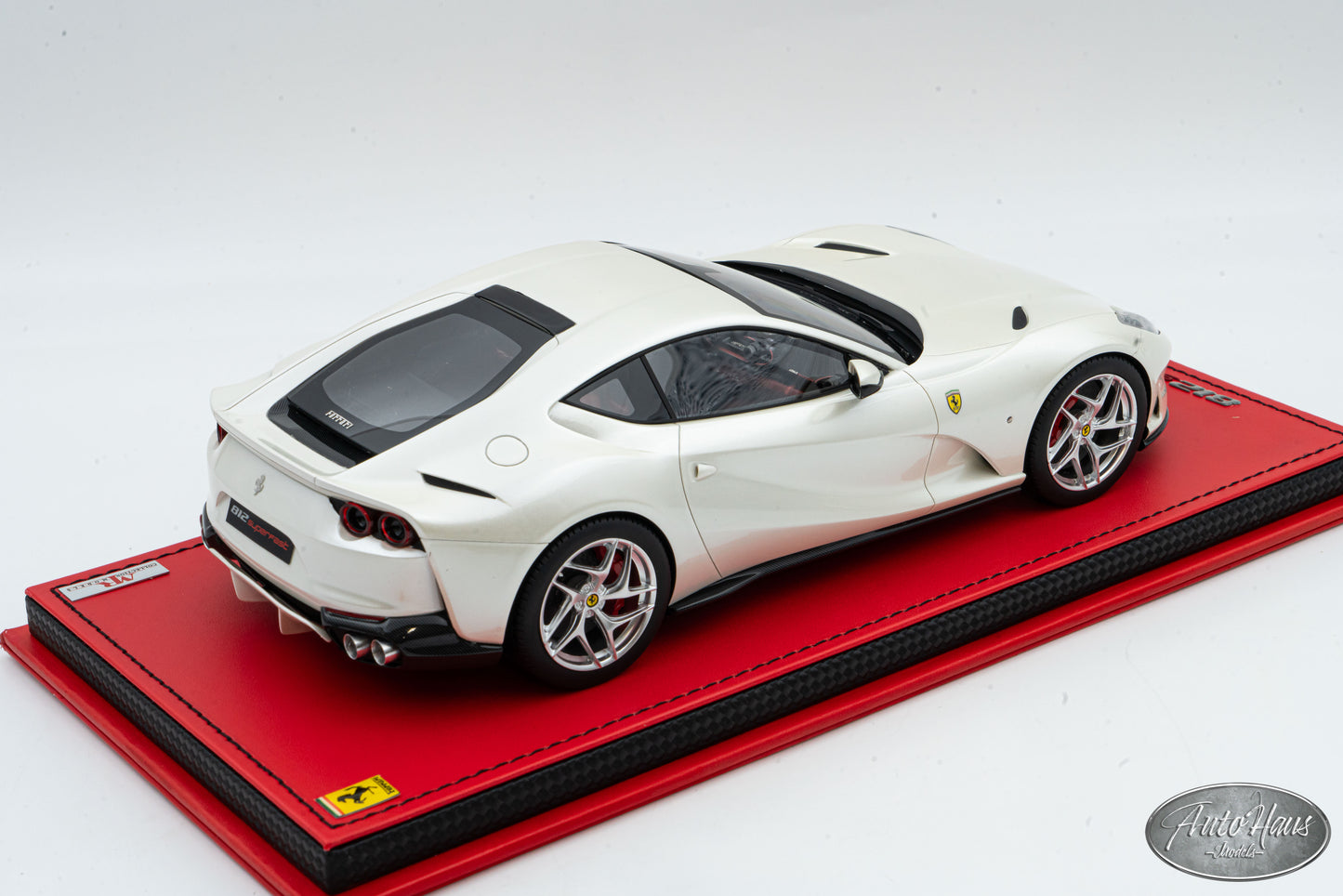 1/18 MR Collection Ferrari 812 Superfast Gloss White
