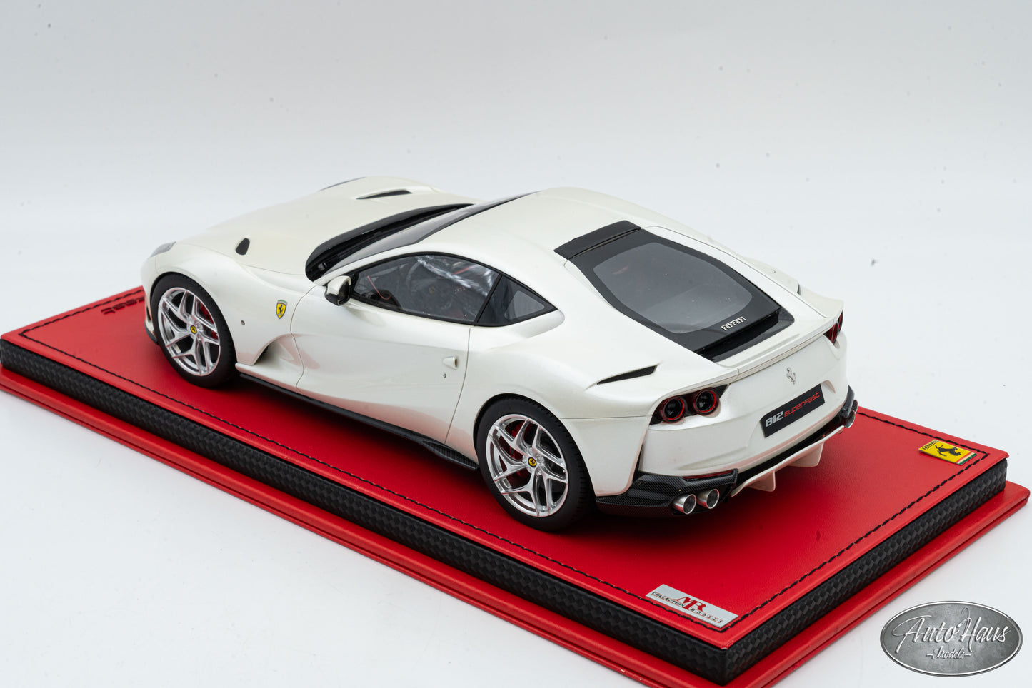 1/18 MR Collection Ferrari 812 Superfast Gloss White