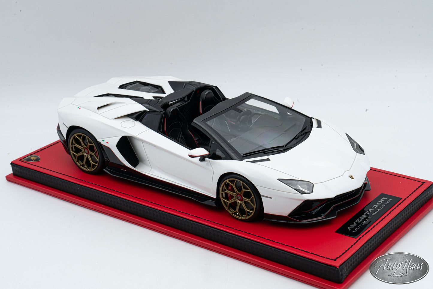 1/18 MR Collection Lamborghini Aventador LP780-4 Ultimae Roadster White