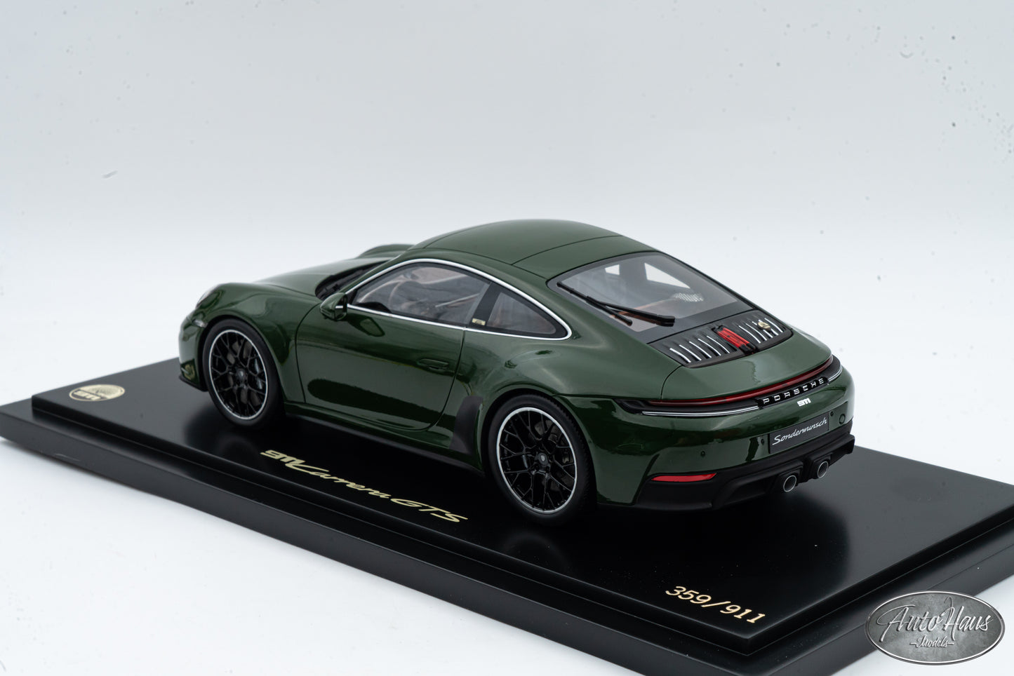 1/18 Spark Porsche 911 Carrera (992.2) GTS Green WAP0212140SPIB