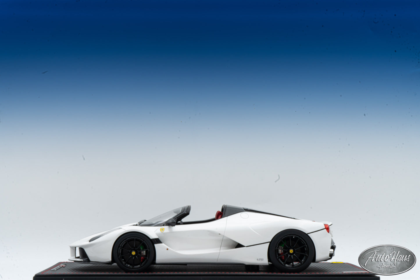 1/18 MR Collection Ferrari LaFerrari Aperta White ONE OFF