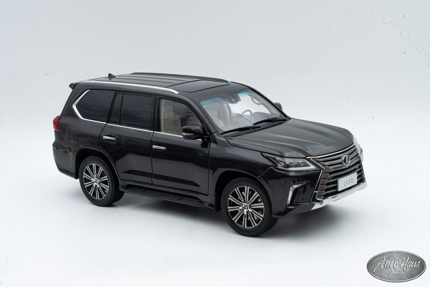 1/18 Kyosho Lexus LX570 Black