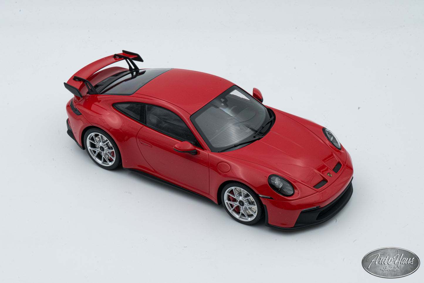 1/18 Minichamps Porsche 911 (992) GT3 Red