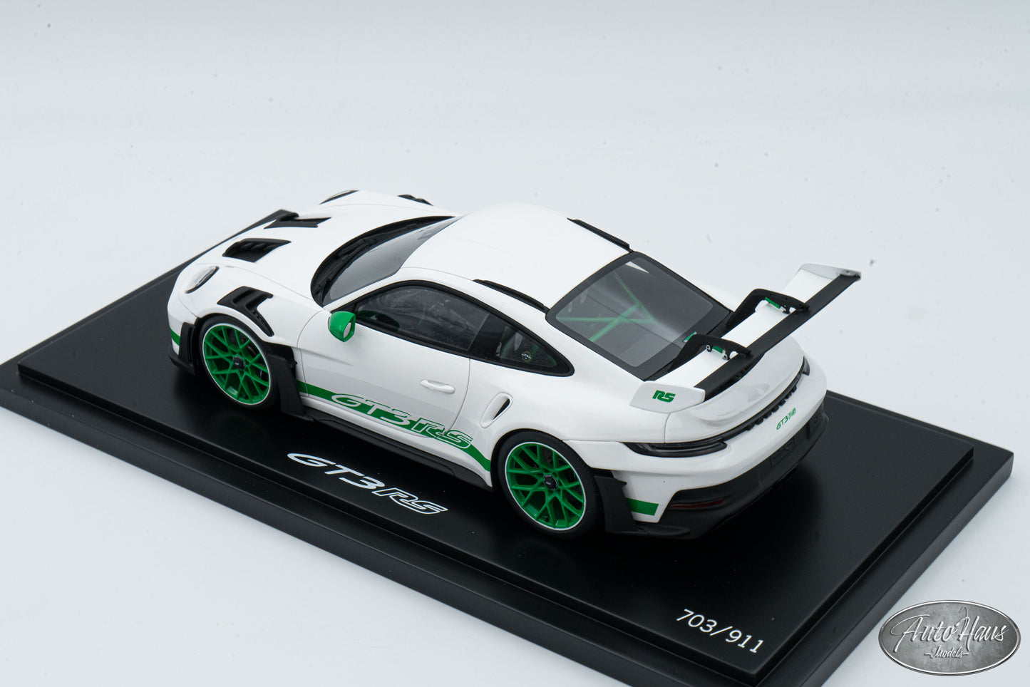 1/18 Spark Porsche 911 (992) GT3 RS White