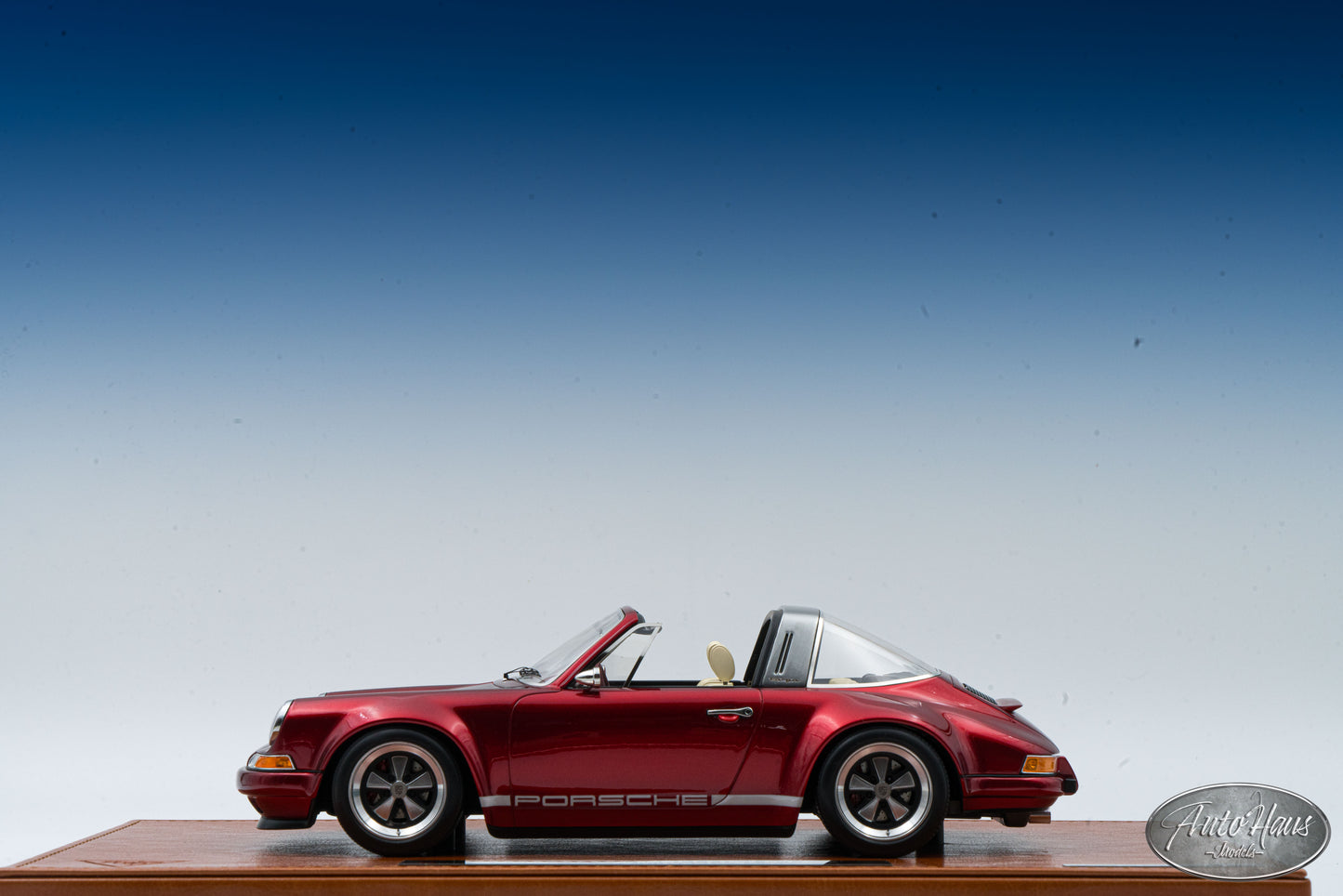 1/18 Make UP Singer Porsche 911 (964) Targa Red