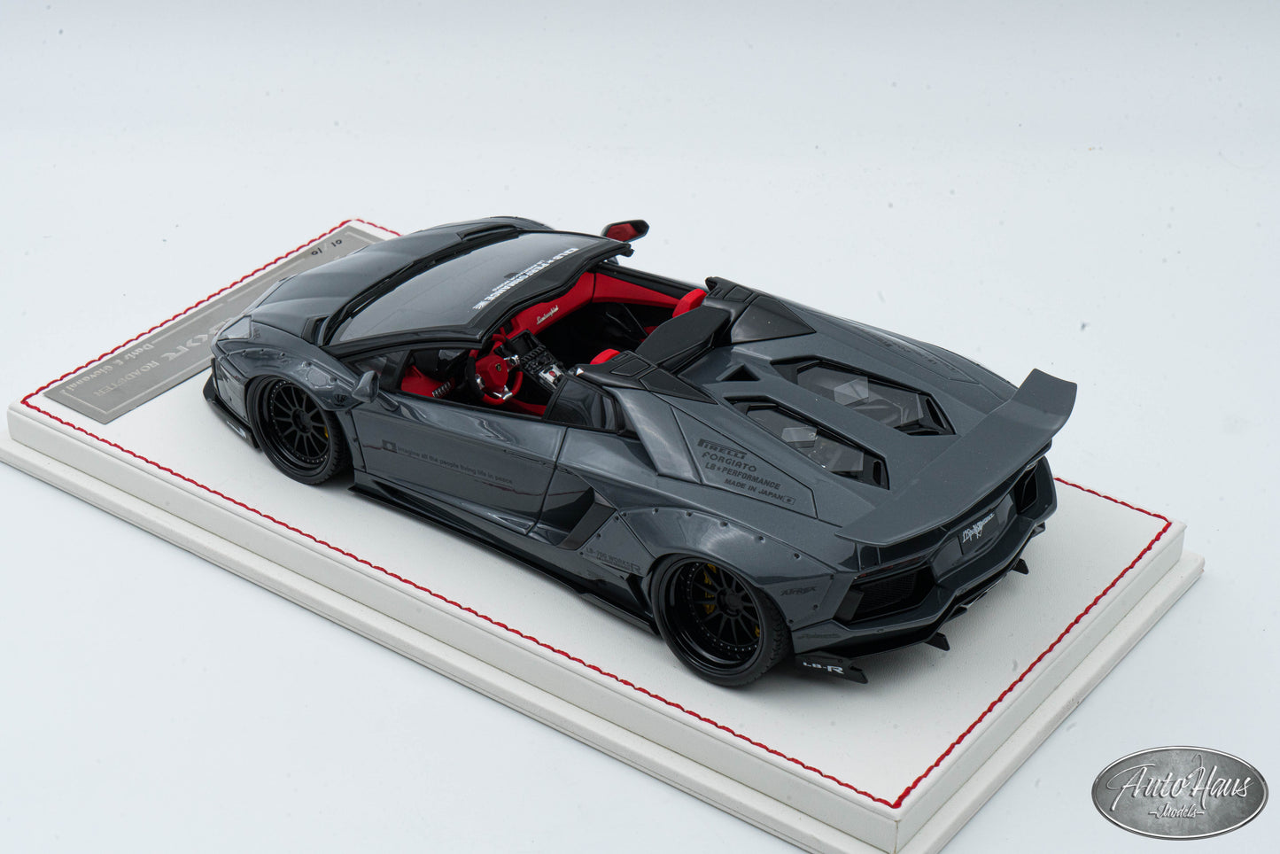 1/18 Davis & Giovanni LB Performance Lamborghini Aventador Gray