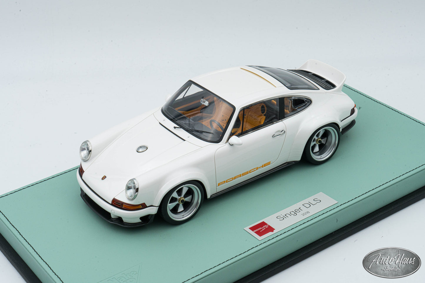 1/18 Make UP Singer DLS Porsche 911 Pearl White