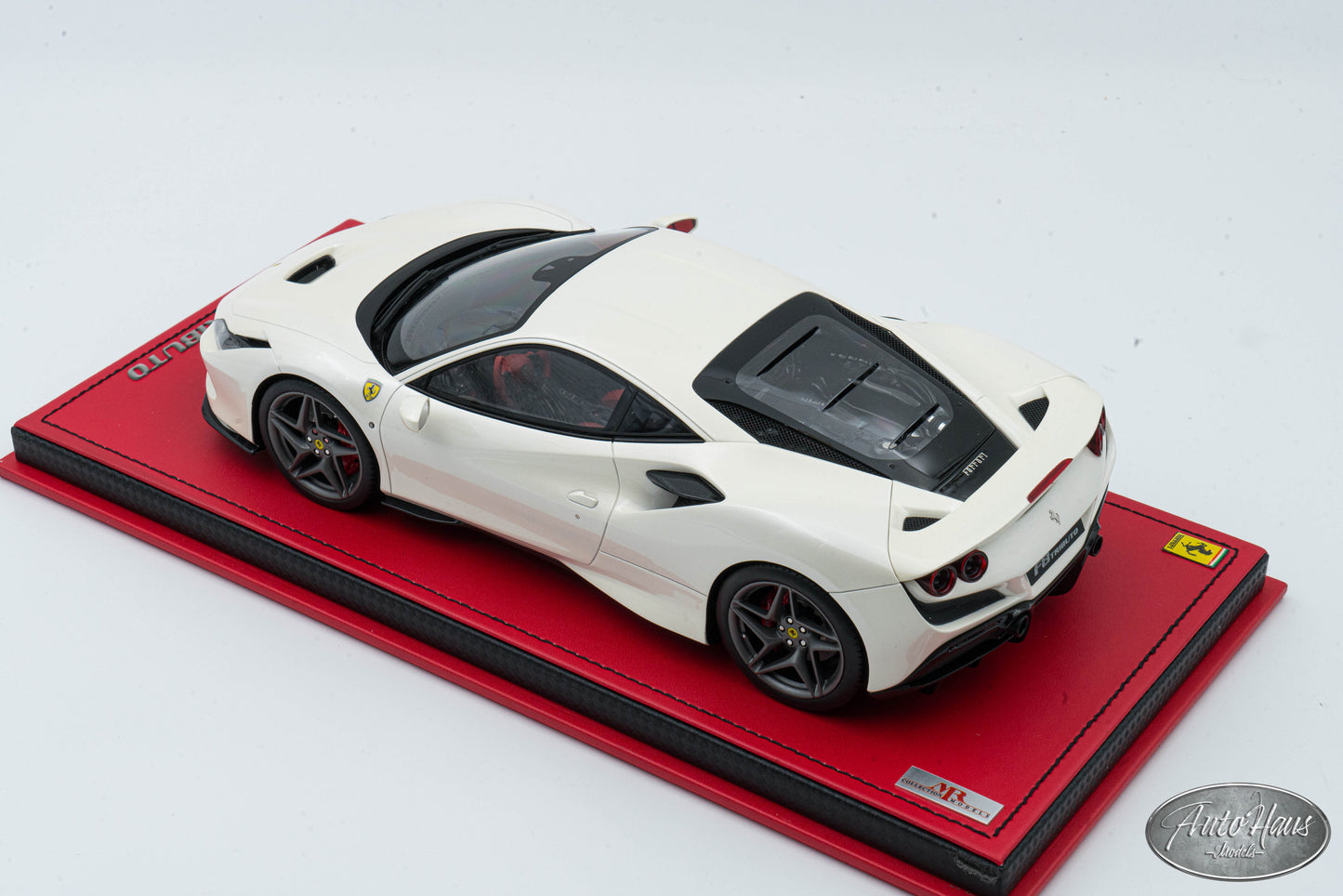 1/18 MR Collection Ferrari F8 Tributo White