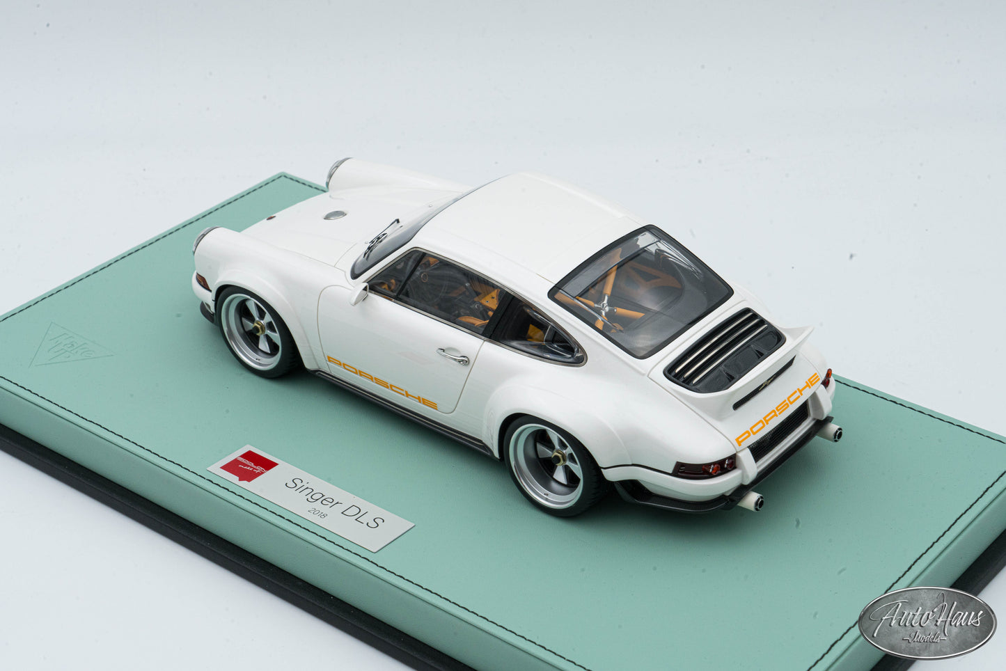 1/18 Make UP Singer DLS Porsche 911 Pearl White