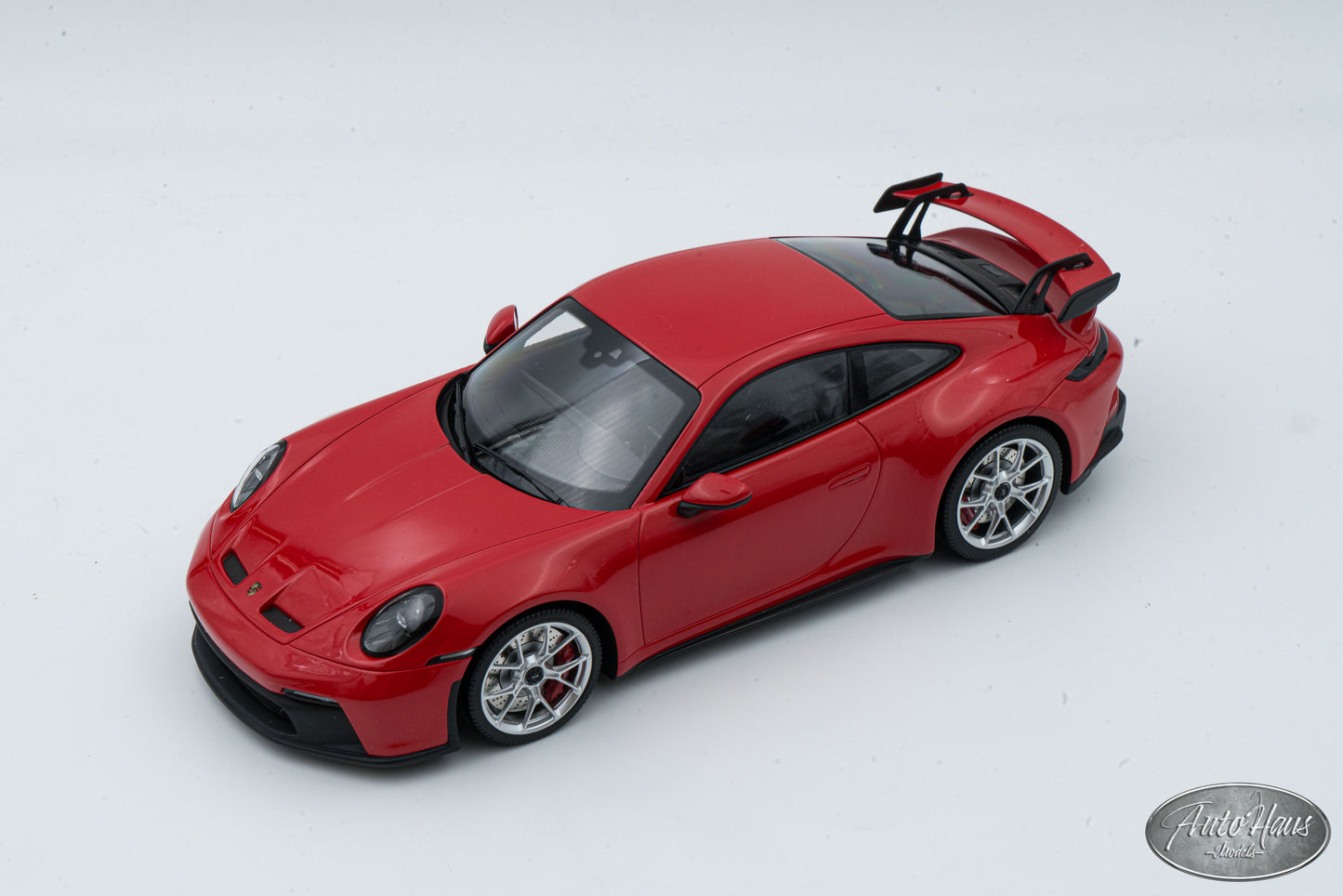 1/18 Minichamps Porsche 911 (992) GT3 Red