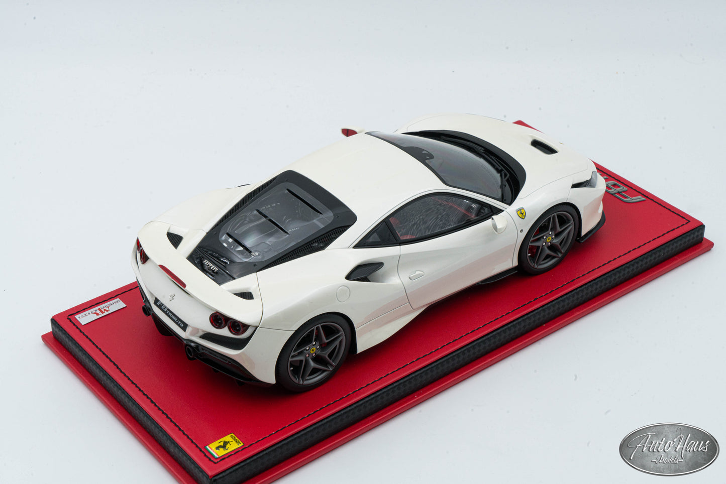 1/18 MR Collection Ferrari F8 Tributo White