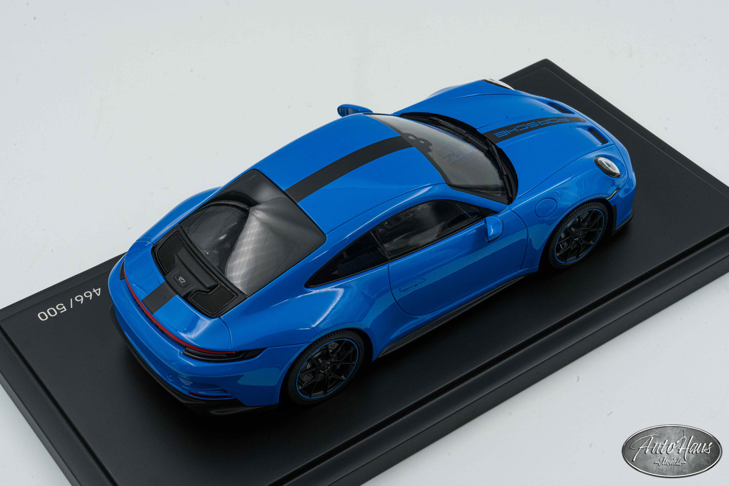 1/18 Spark Porsche 911 (992) GT3 Touring Shark Blue