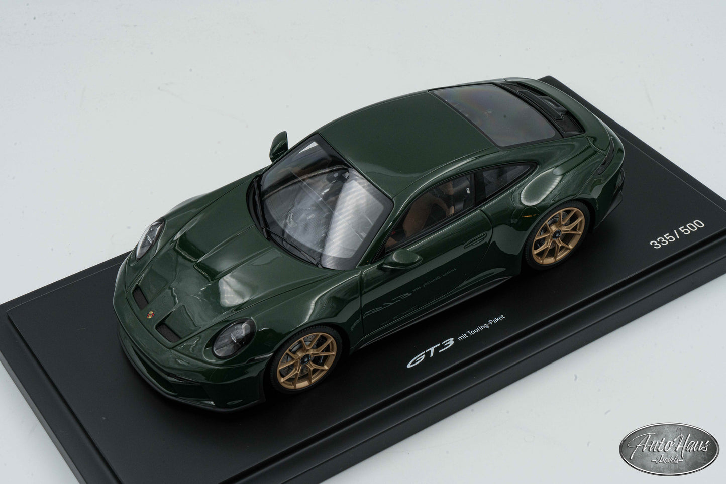 1/18 Spark Porsche 911 (992) GT3 Touring green