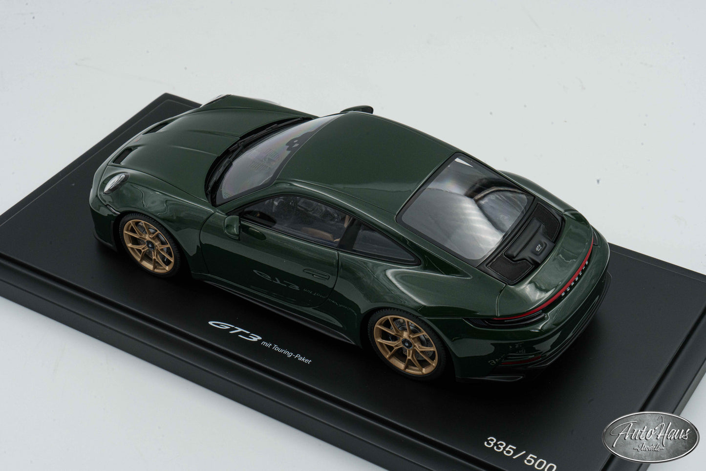 1/18 Spark Porsche 911 (992) GT3 Touring green