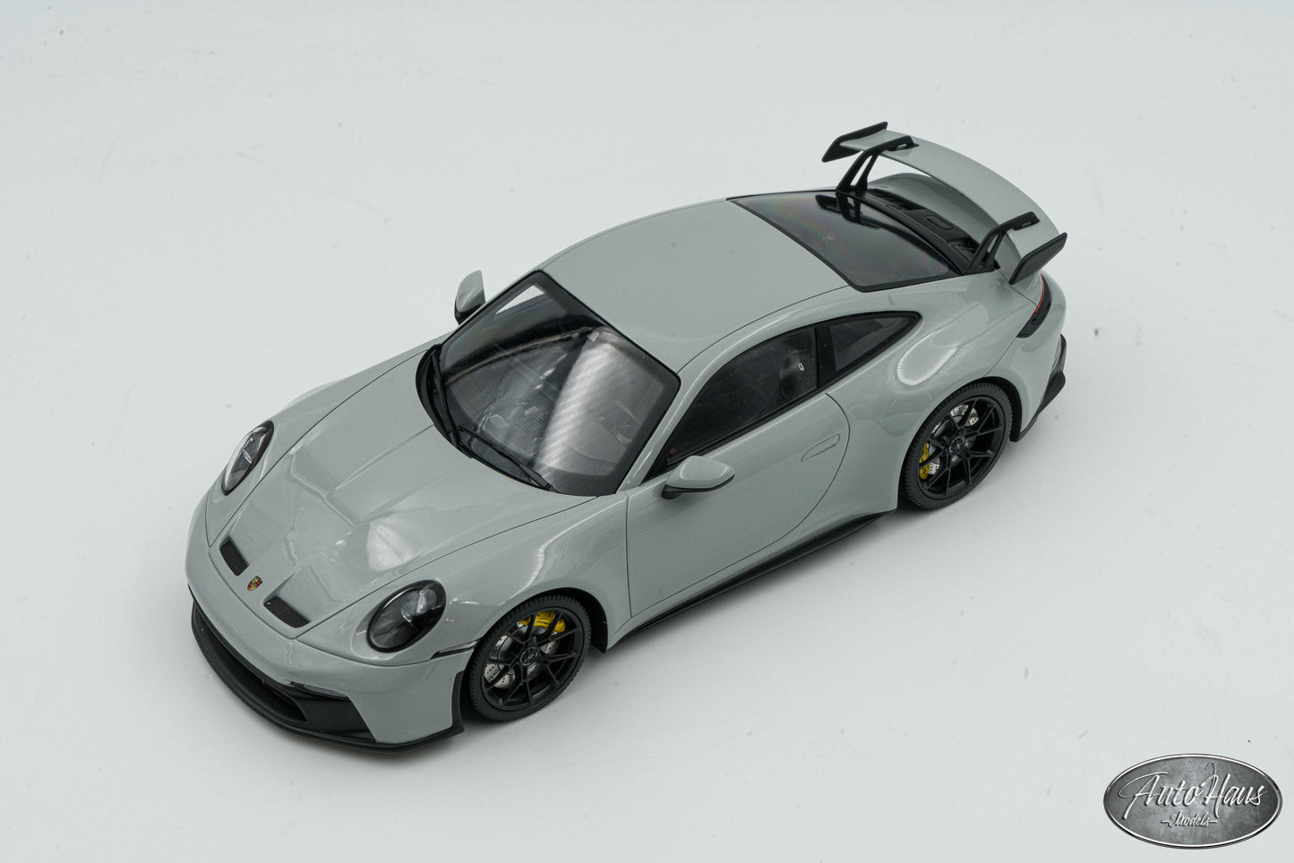 1/18 Minichamps Porsche 911 (992) GT3 Chalk Gray