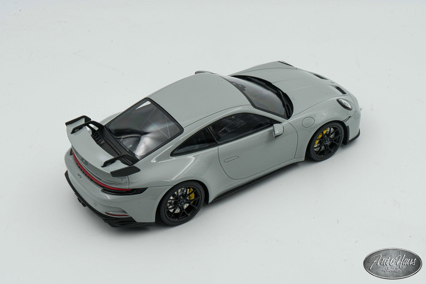 1/18 Minichamps Porsche 911 (992) GT3 Chalk Gray