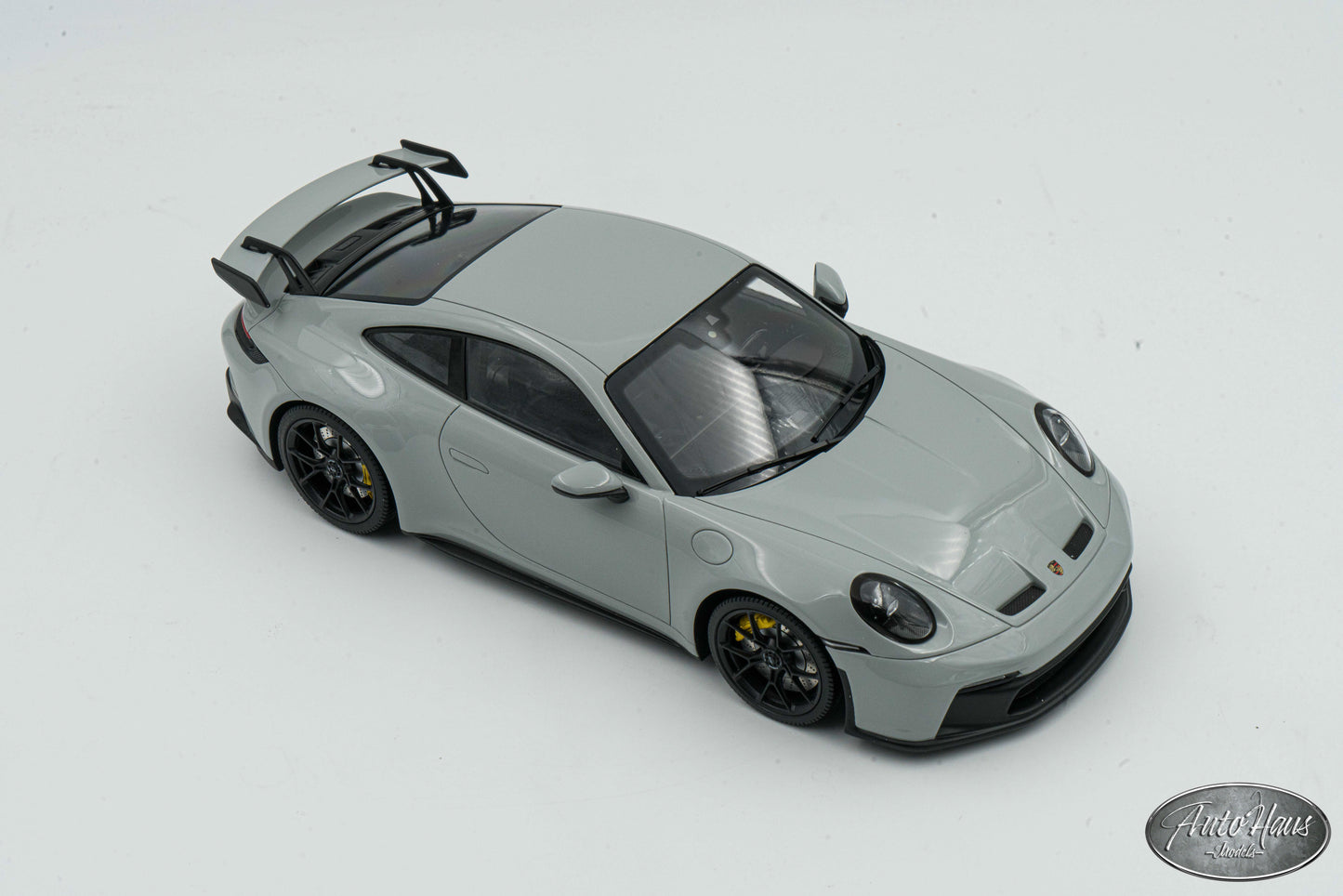 1/18 Minichamps Porsche 911 (992) GT3 Chalk Gray