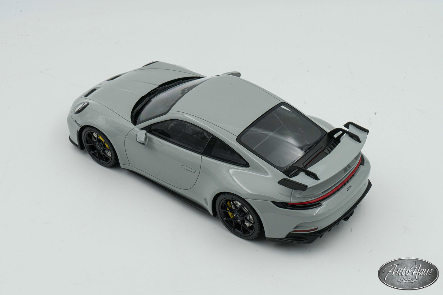 1/18 Minichamps Porsche 911 (992) GT3 Chalk Gray