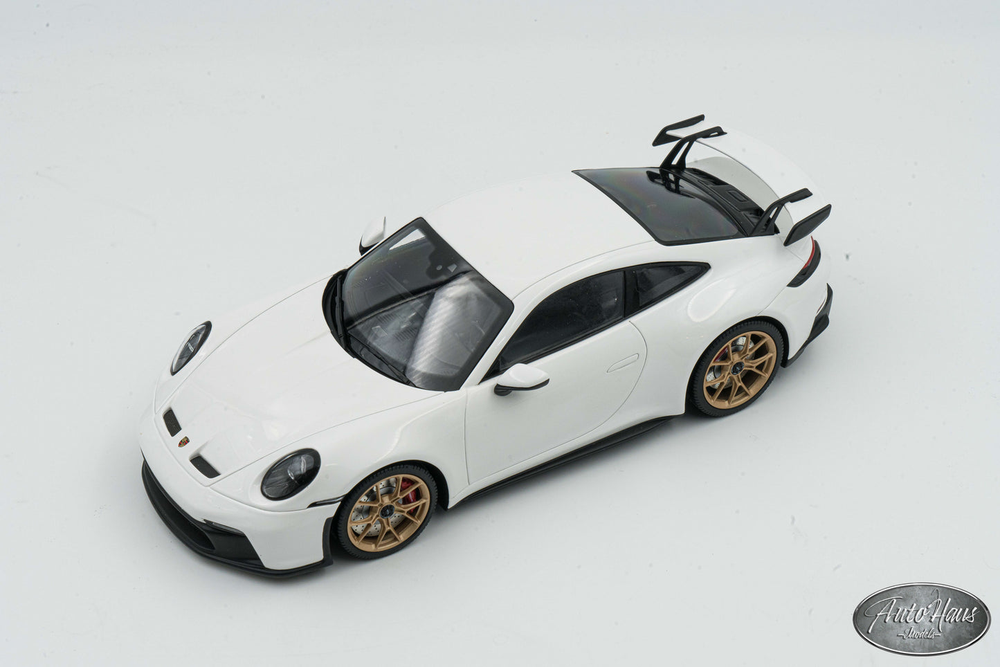 1/18 Minichamps Porsche 911 (992) GT3 Chalk White with Gold Wheels