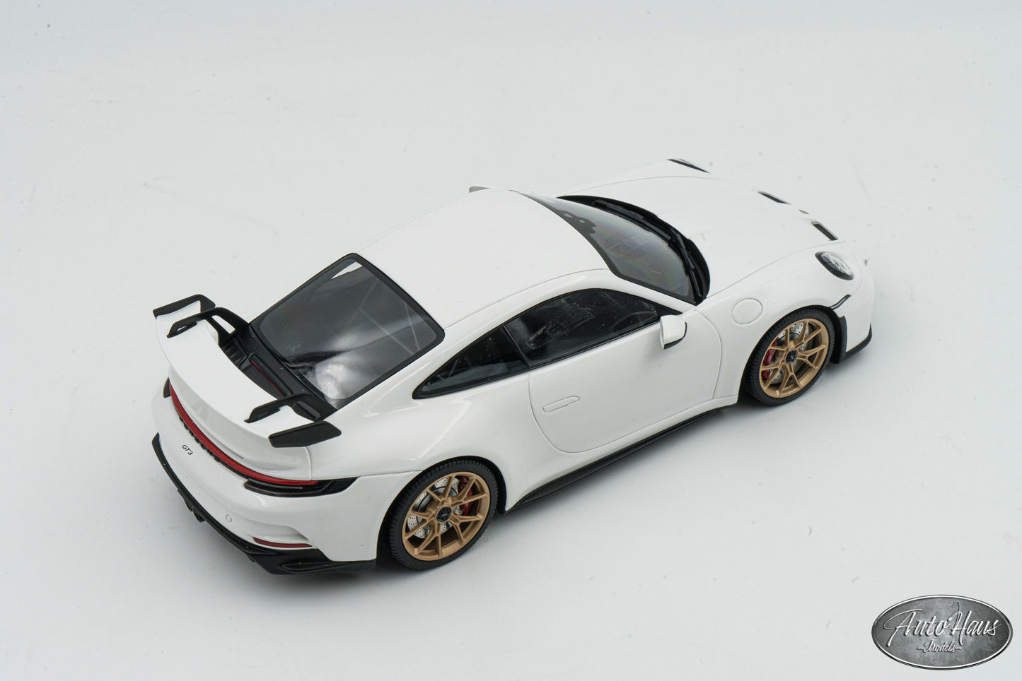 1/18 Minichamps Porsche 911 (992) GT3 Chalk White with Gold Wheels