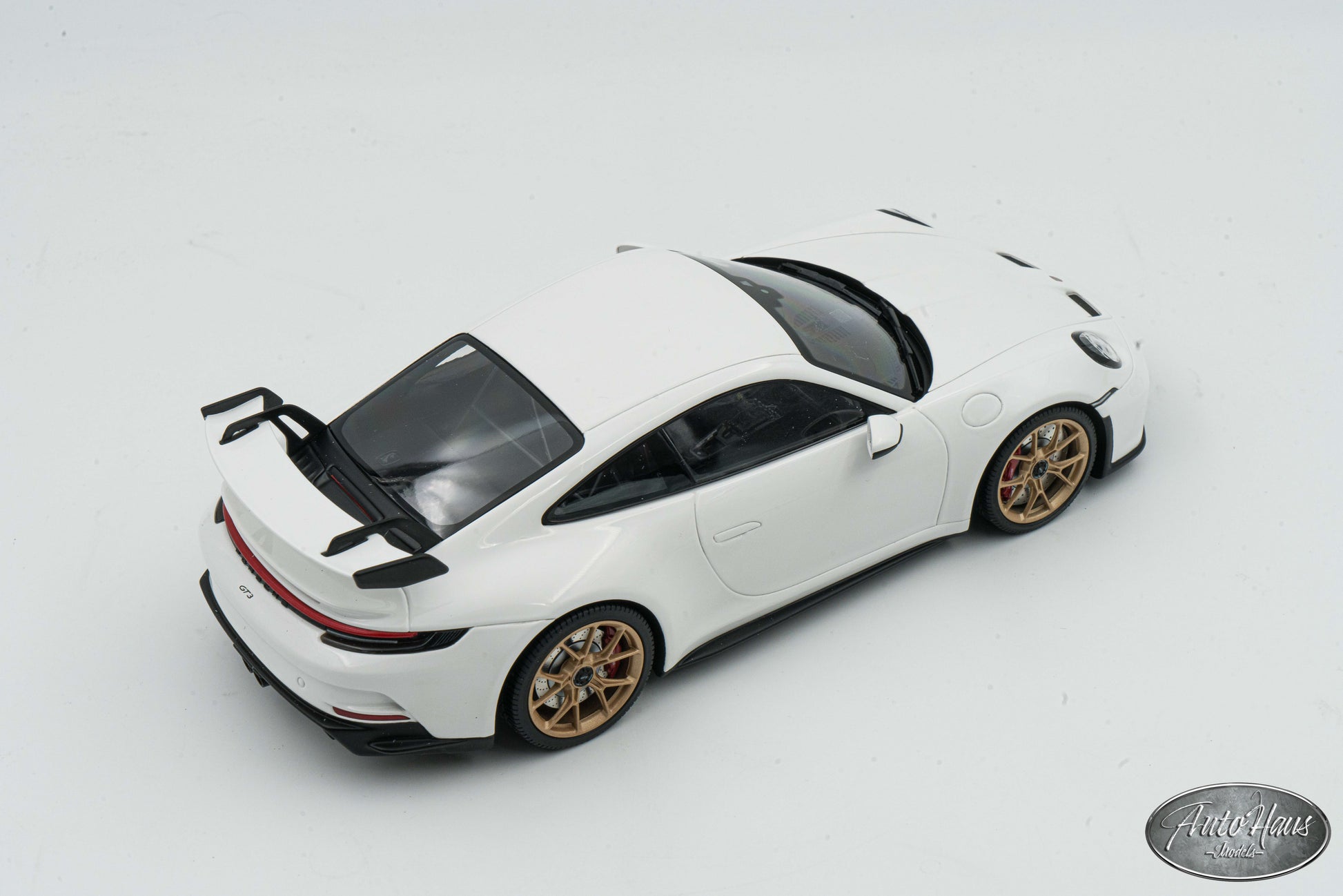 PORSCHE 911 992 GT3 CHALK CERCHI ORO 2021 MINICHAMPS 1:18