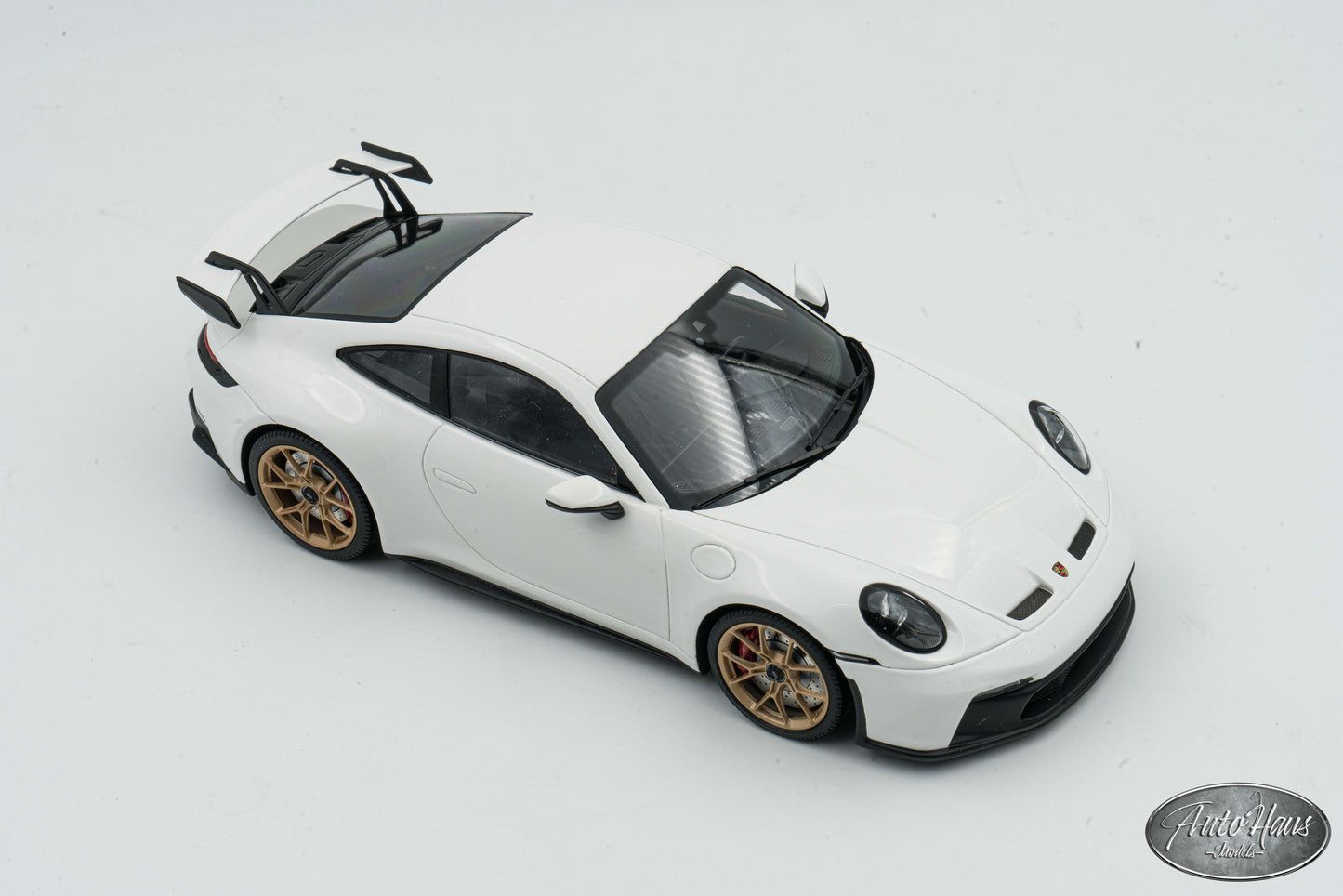 1/18 Minichamps Porsche 911 (992) GT3 Chalk White with Gold Wheels