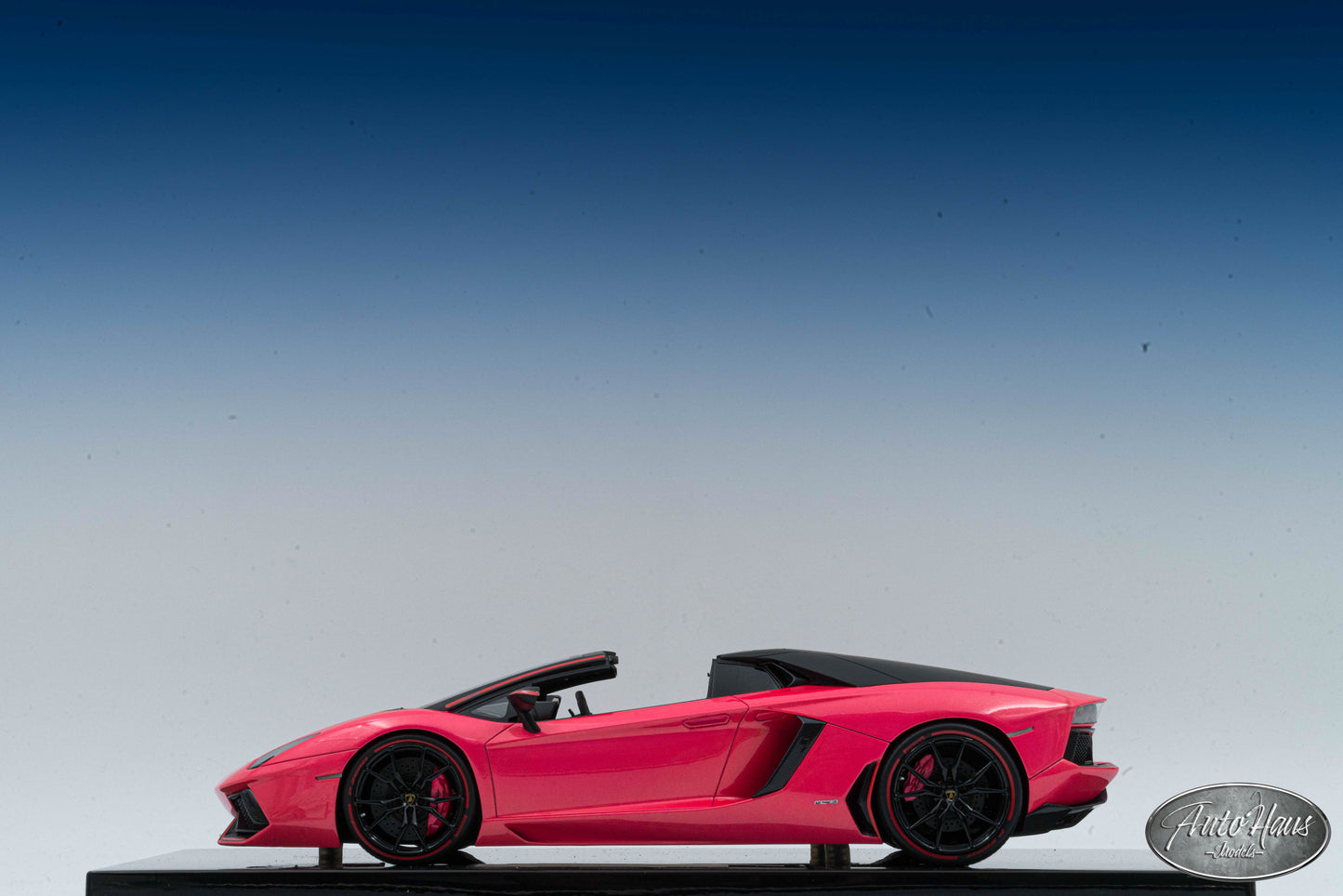 1/18 MR Collection Lamborghini Aventador Roadster Pirelli Pink