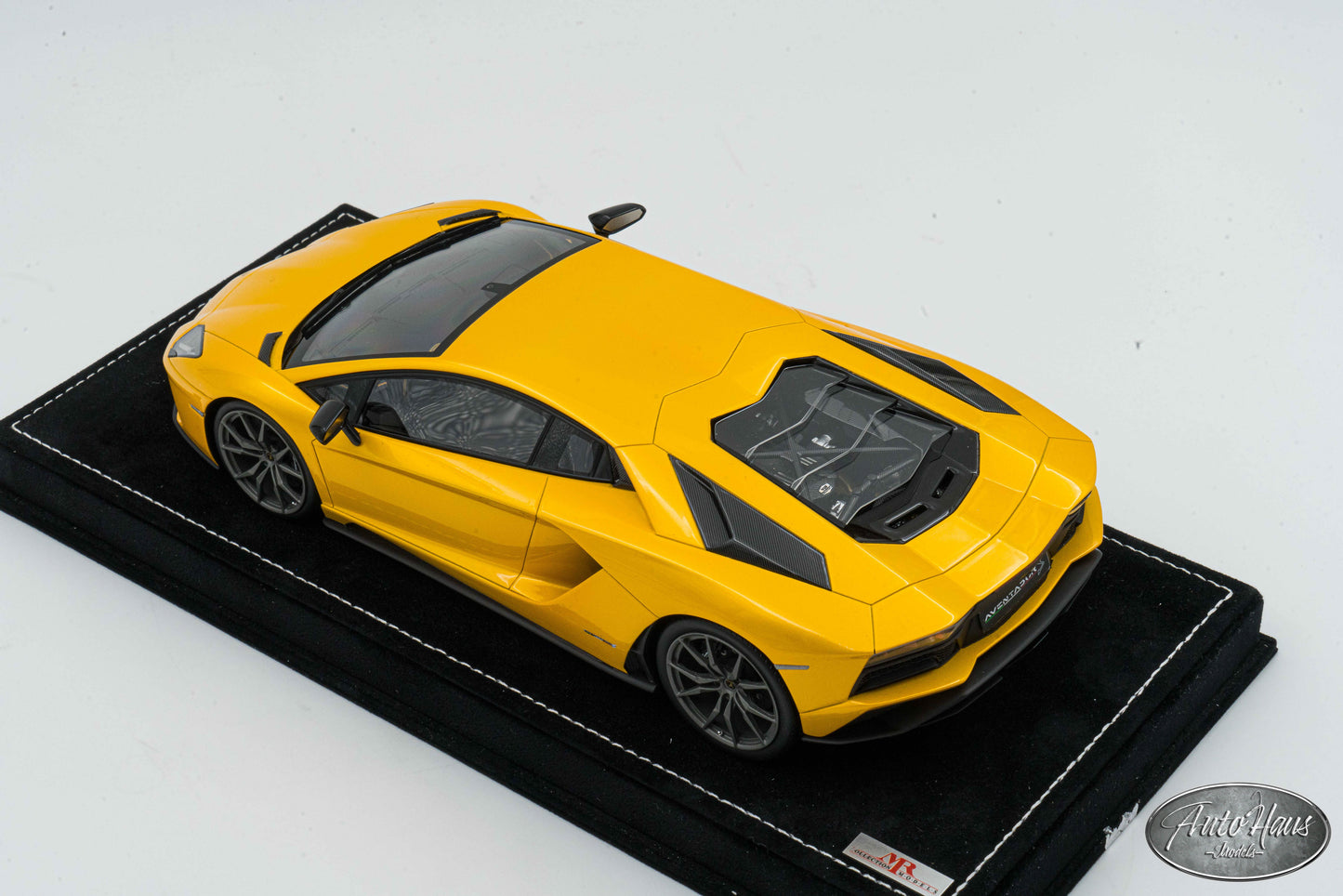 1/18 MR Collection Lamborghini Aventador S Coupe Gloss Yellow