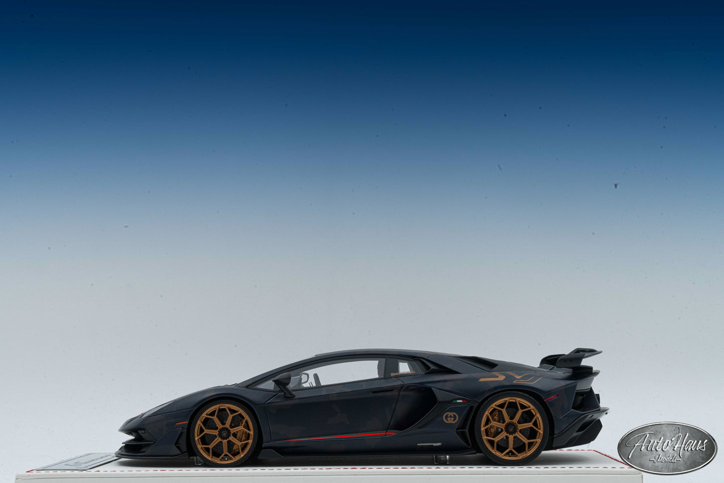 1/18 Davis & Giovanni Lamborghini Aventador SVJ Matt Black with Bronze Wheels