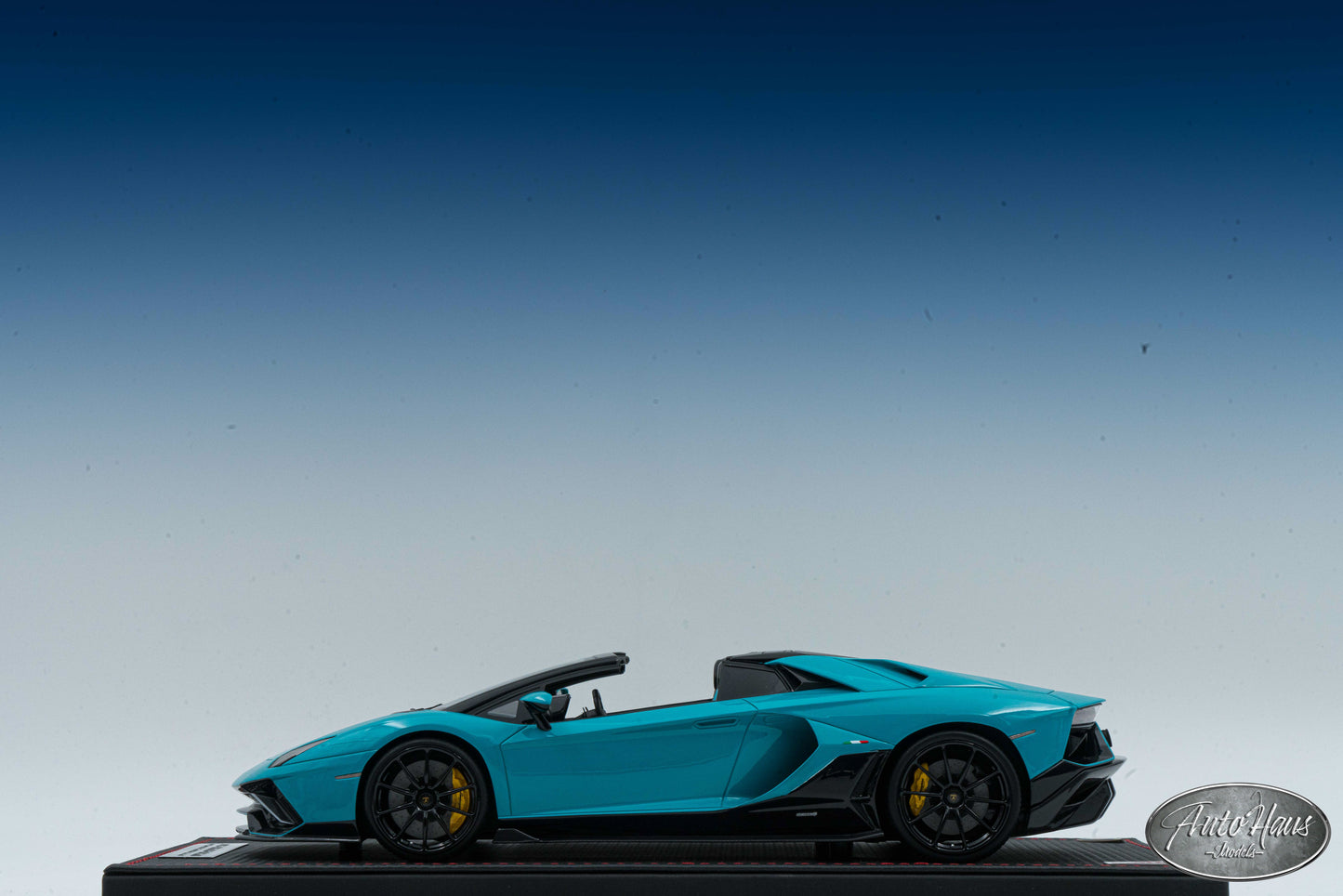 1/18 MR Collection Lamborghini Aventador Ultimae Roadster Blue