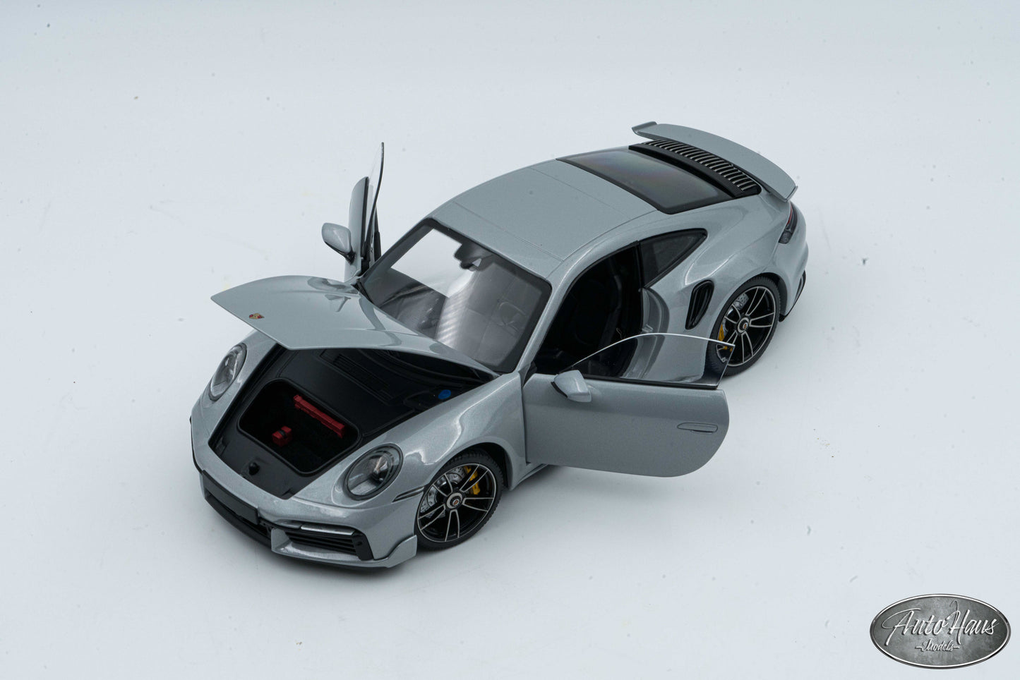 1/18 Minichamps Porsche 911 (992) Turbo S Gray