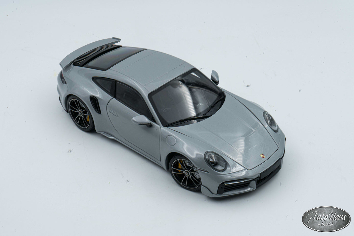 1/18 Minichamps Porsche 911 (992) Turbo S Gray