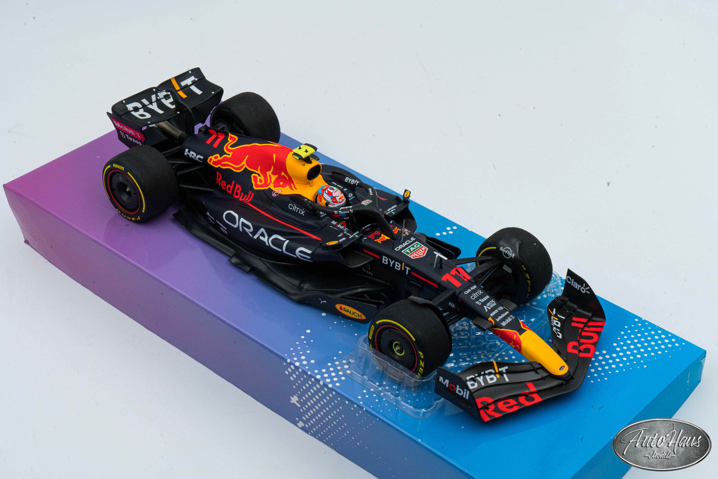 1/18 Minichamps Red Bull RB18 Sergio Perez #11 Miami GP 2022