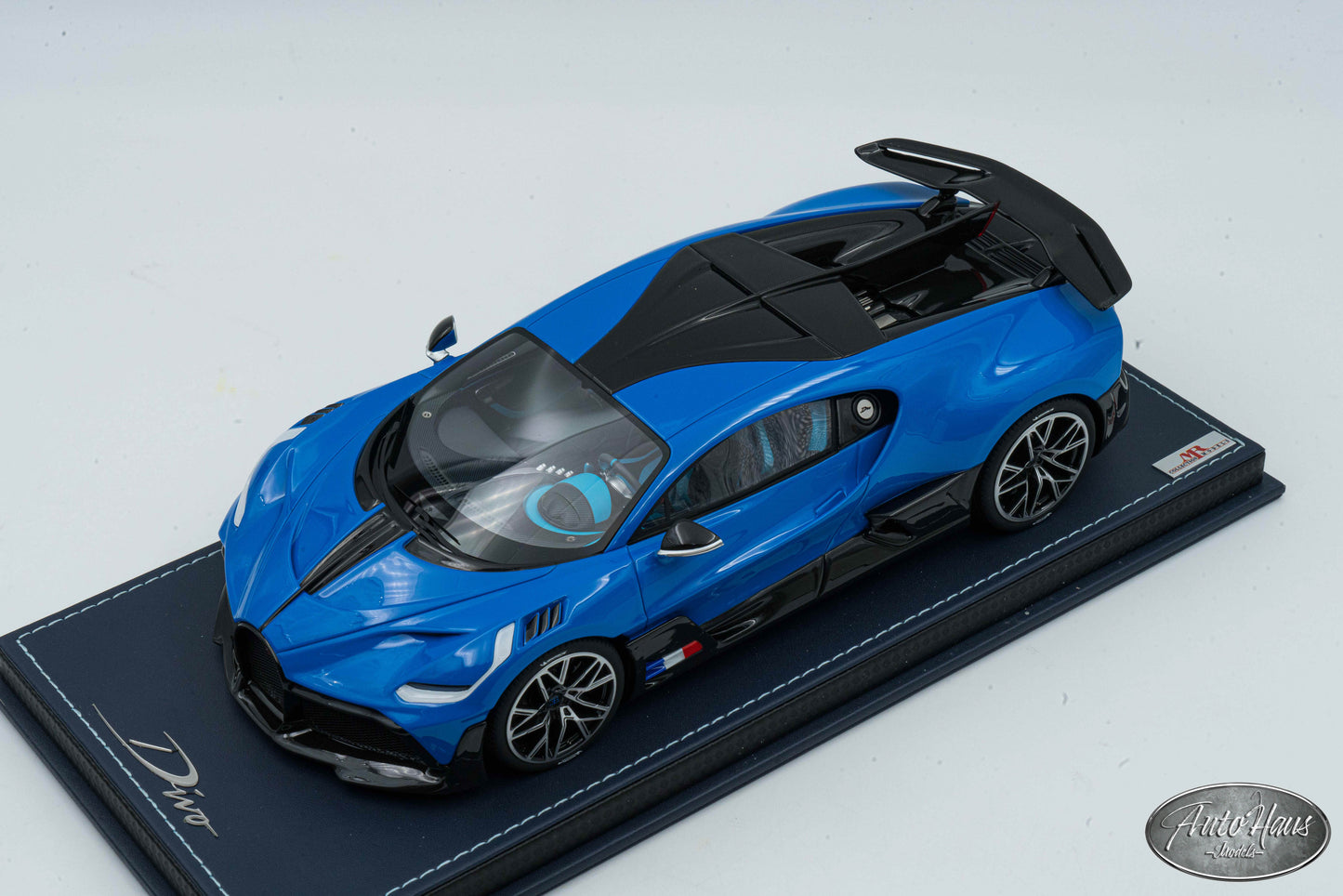 1/18 MR Collection Bugatti Divo French Blue