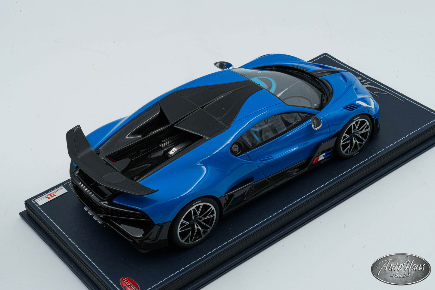 1/18 MR Collection Bugatti Divo French Blue