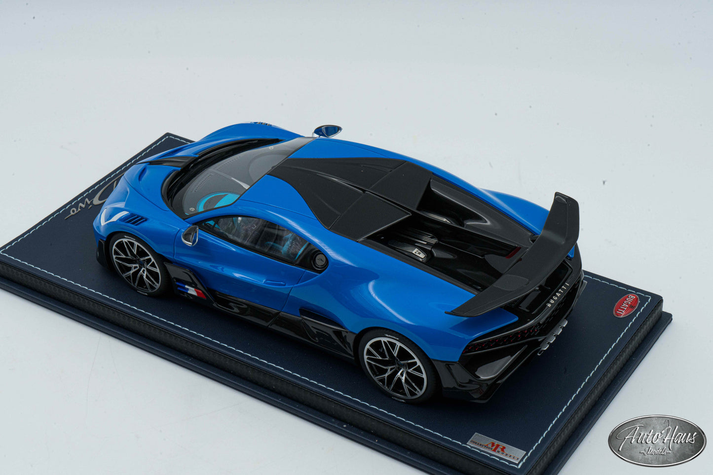 1/18 MR Collection Bugatti Divo French Blue