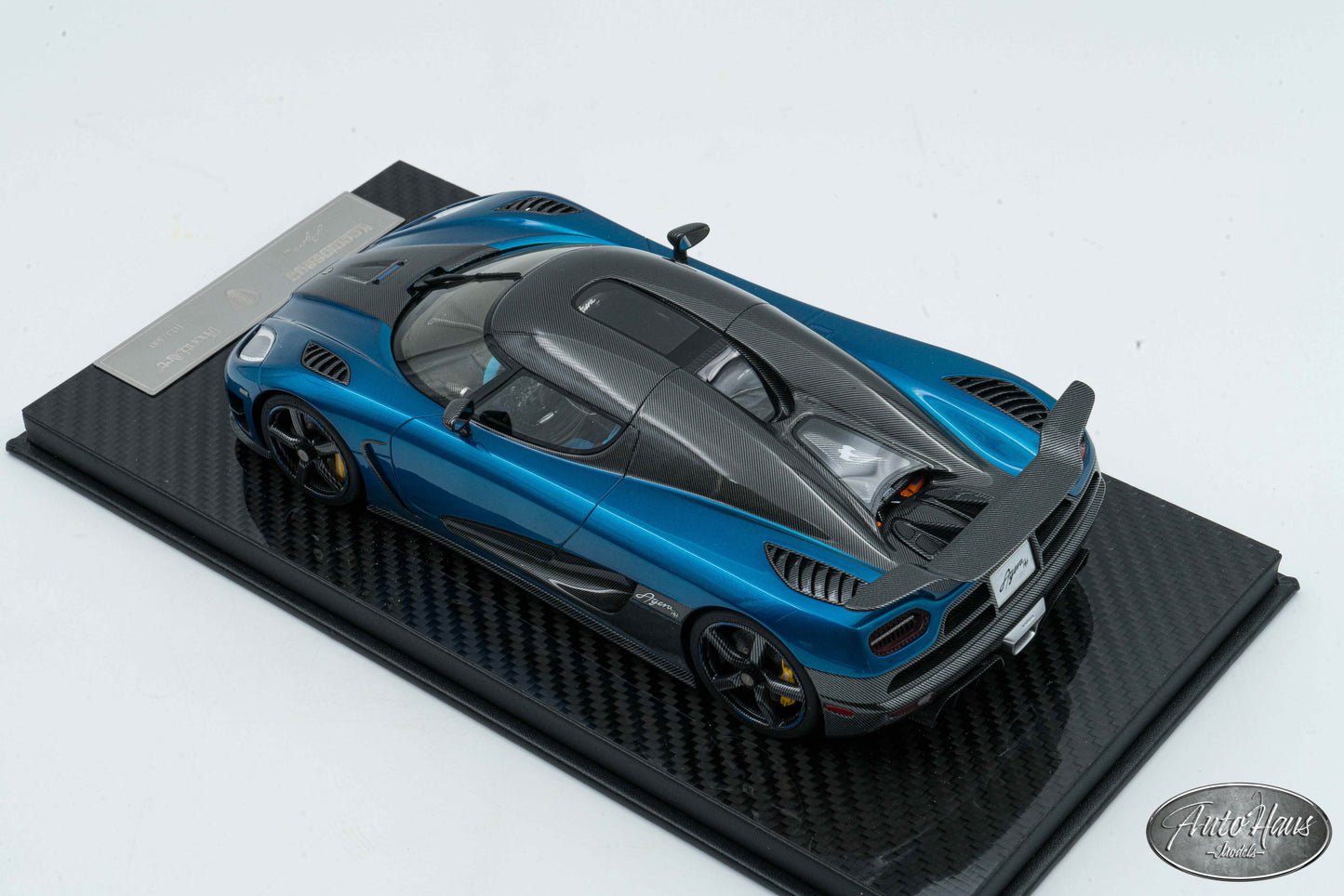 1/18 Frontiart Koenigsegg Agera HH Blue on Carbon base