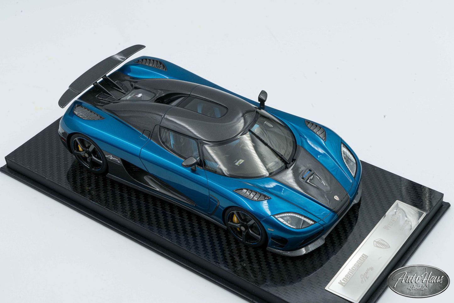 1/18 Frontiart Koenigsegg Agera HH Blue on Carbon base