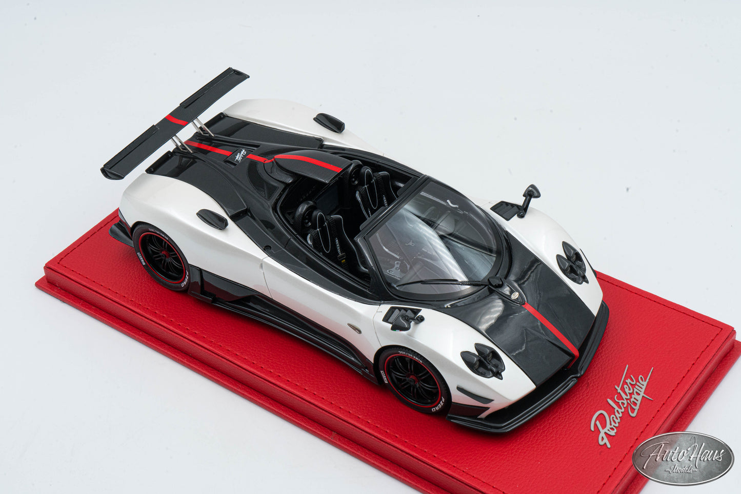 1/18 Peak Pagani Zonda Cinque Roadster White AMG