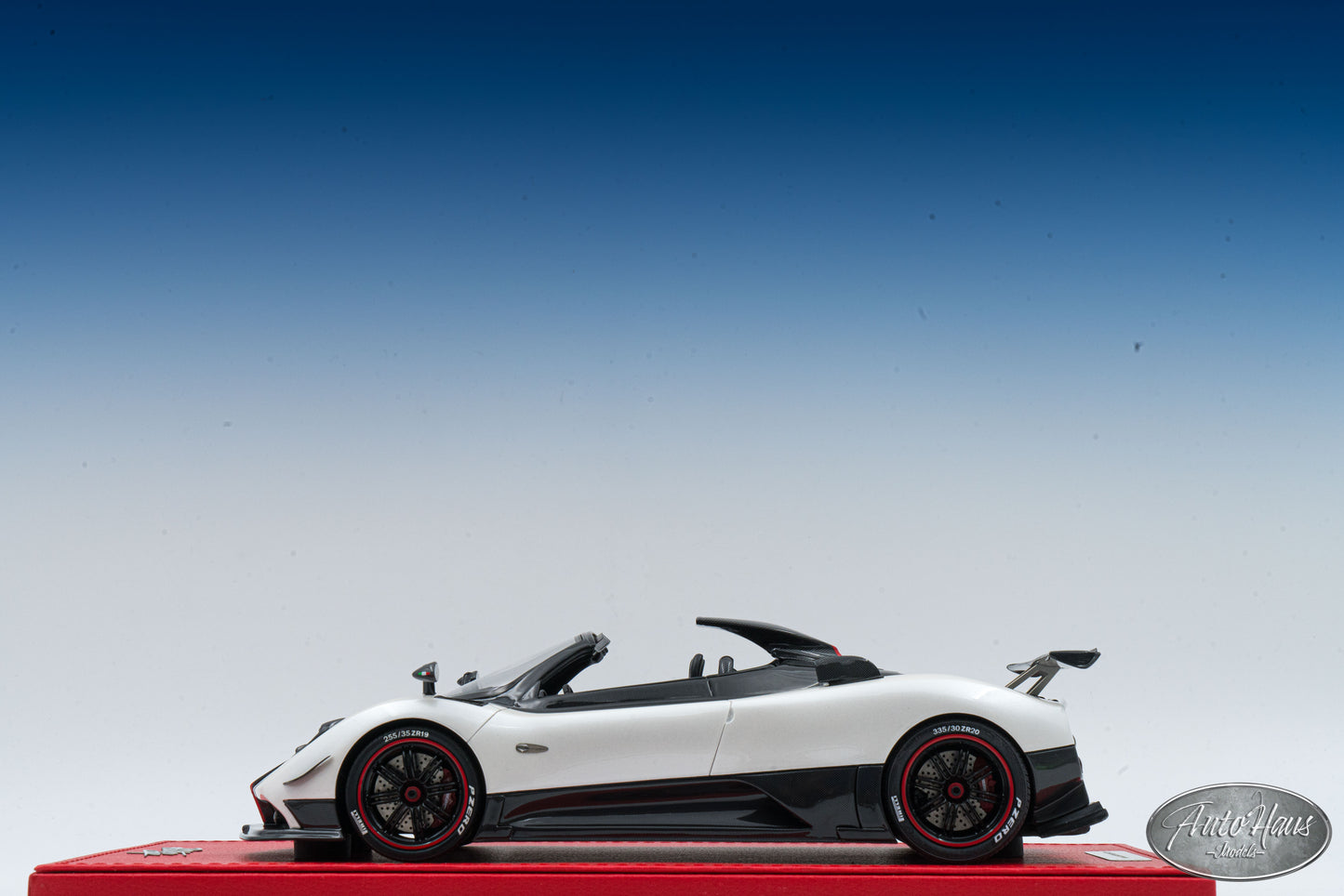 1/18 Peak Pagani Zonda Cinque Roadster White AMG