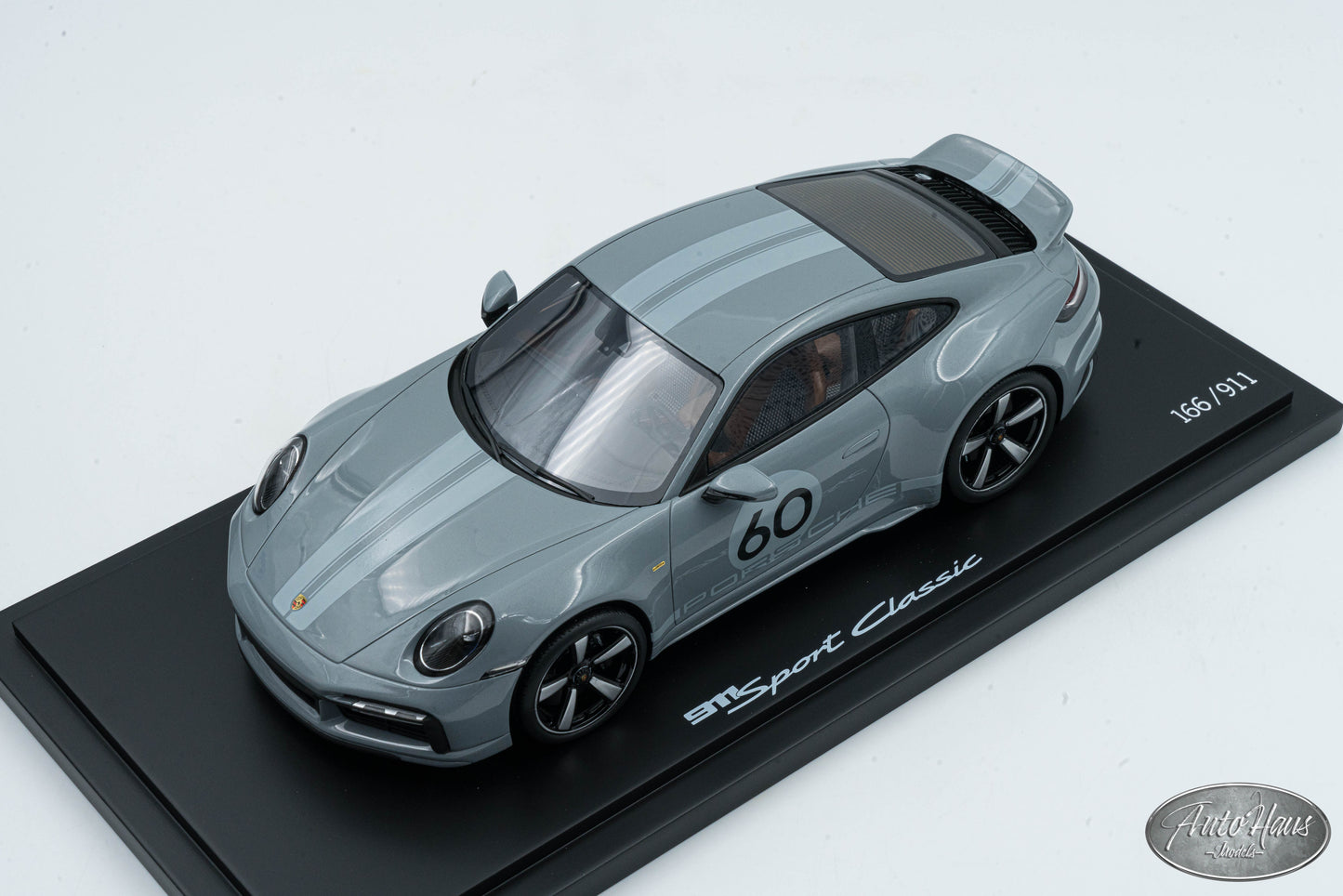 1/18 Spark Porsche 911 (992) Sport Classic Gray