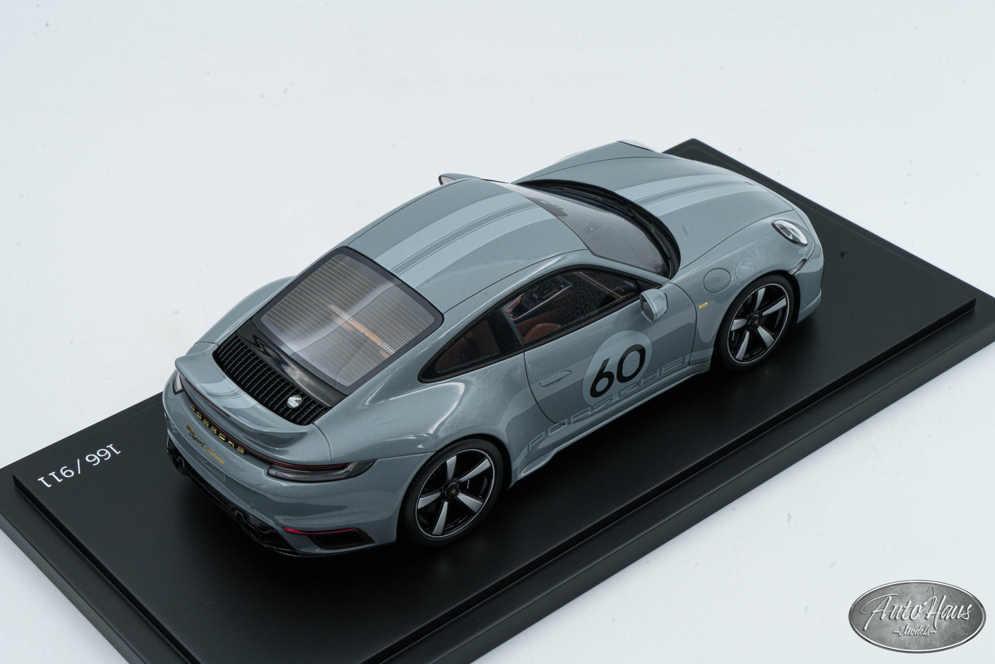 1/18 Spark Porsche 911 (992) Sport Classic Gray