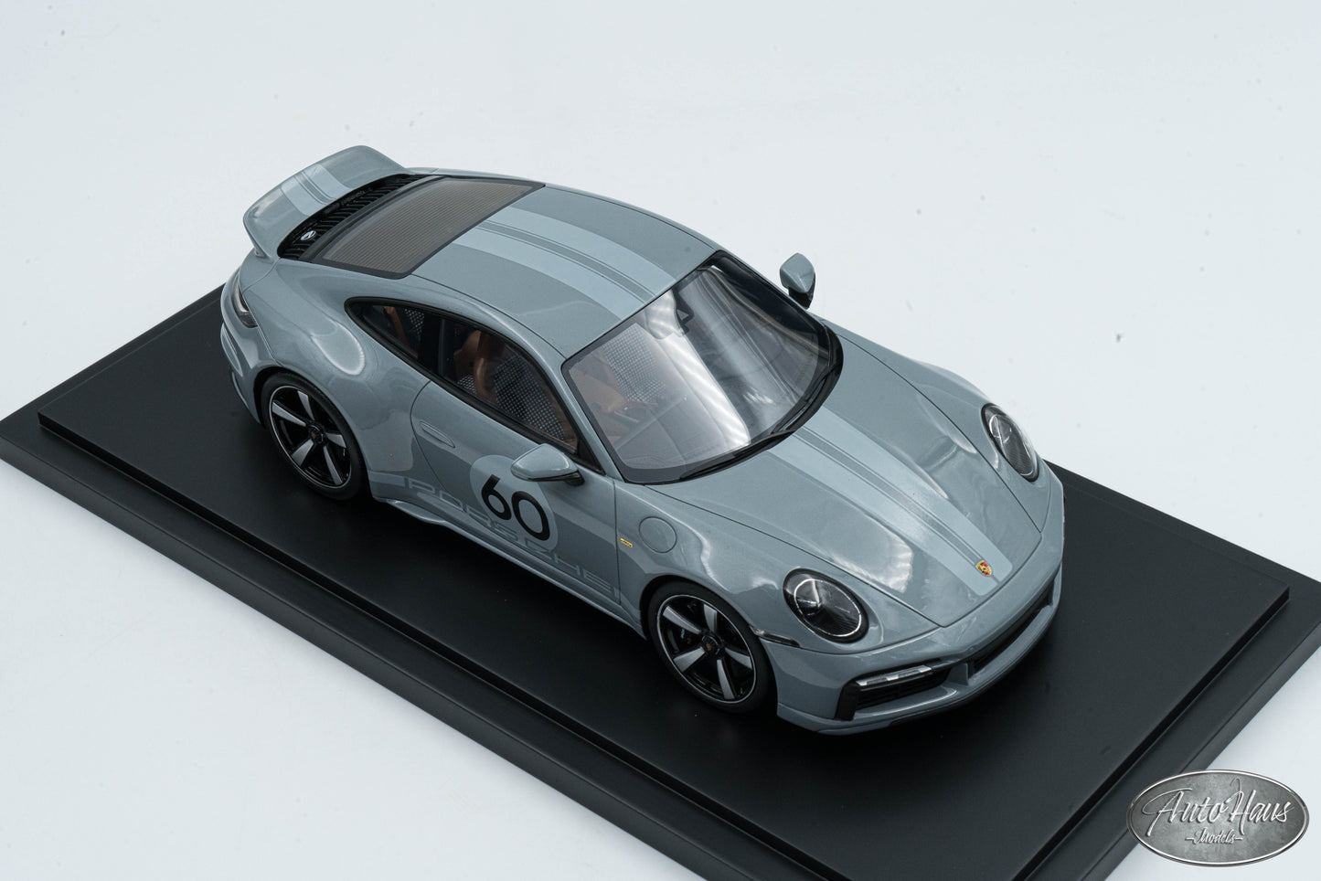 1/18 Spark Porsche 911 (992) Sport Classic Gray