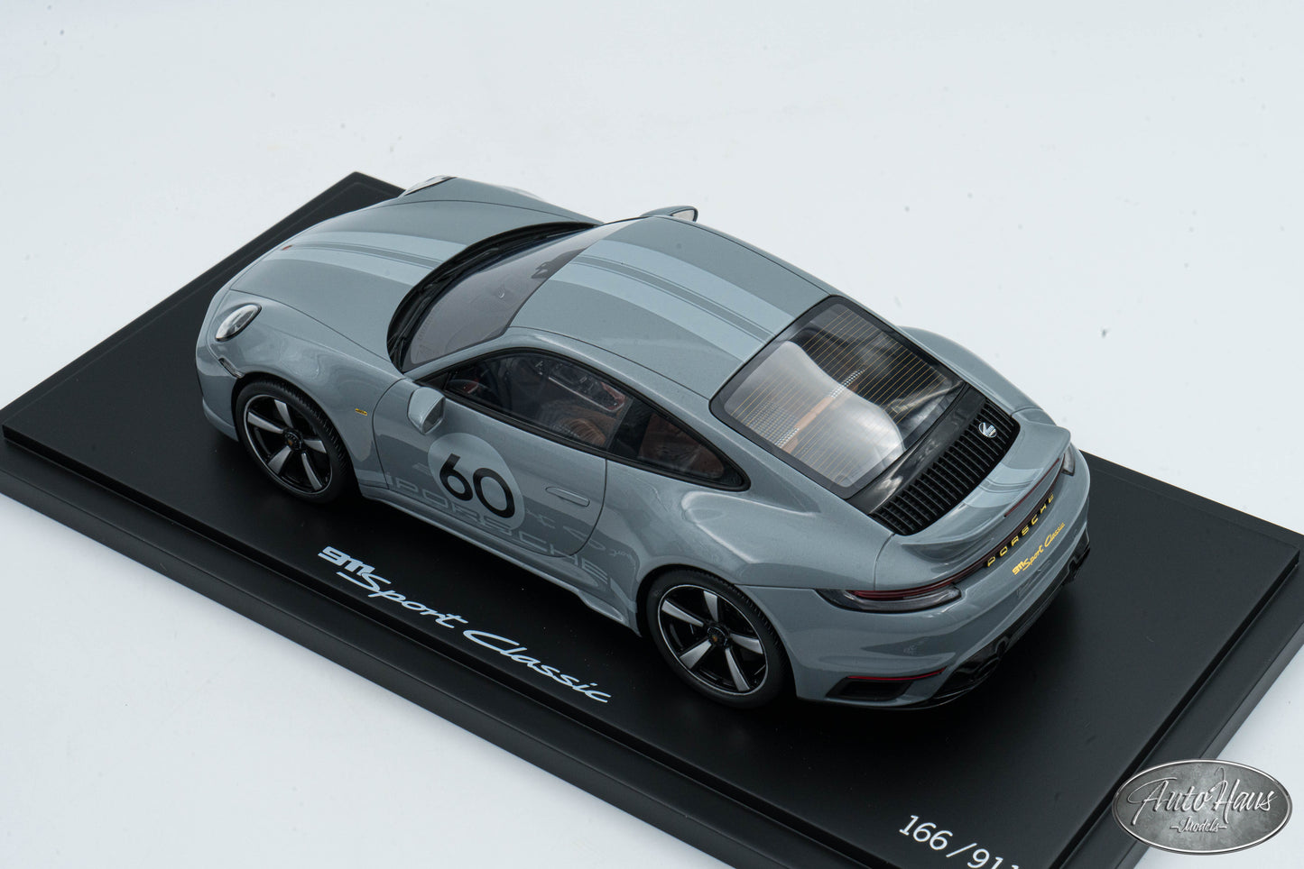 1/18 Spark Porsche 911 (992) Sport Classic Gray