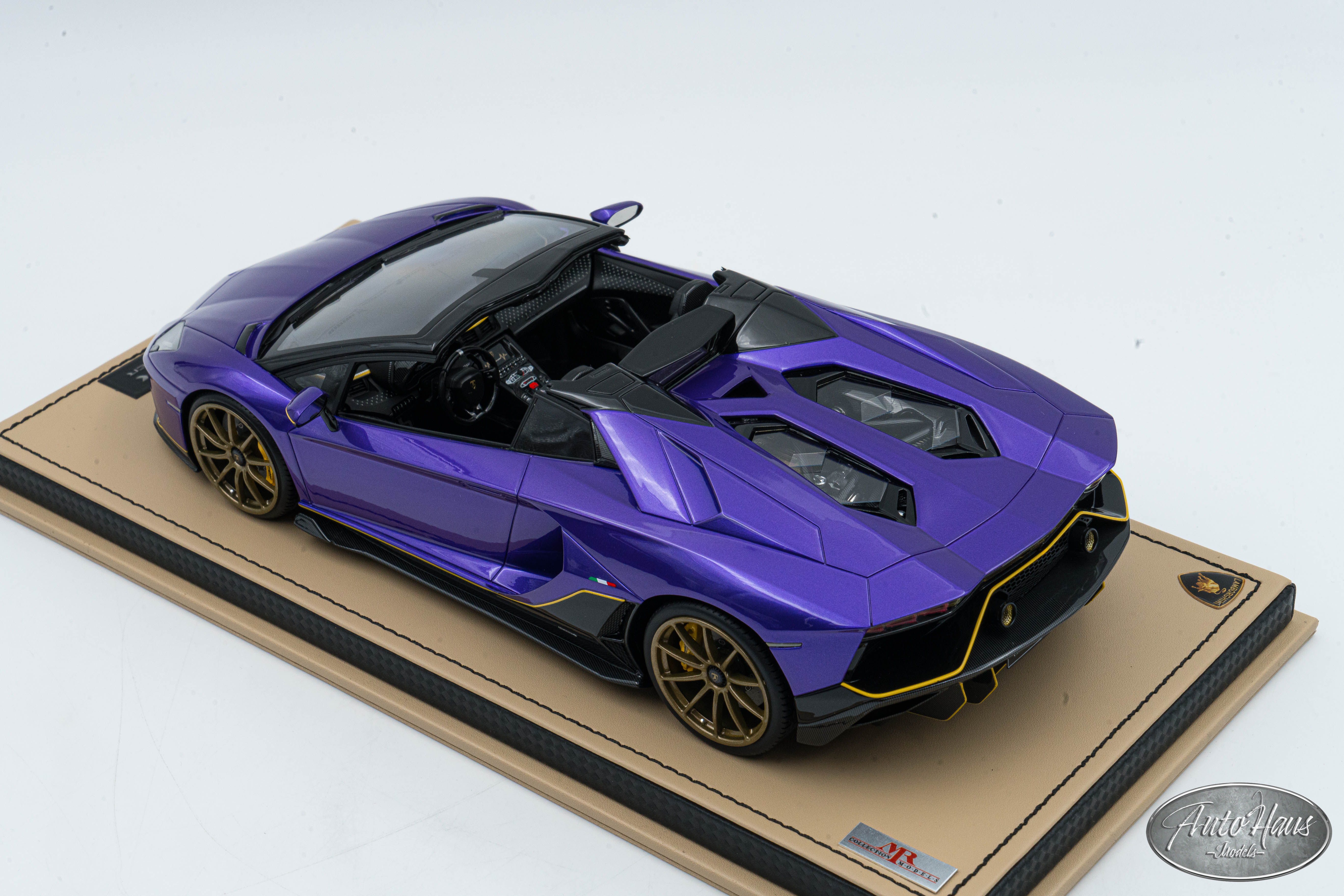 1/18 MR Collection Lamborghini Aventador LP780-4 Ultimae Roadster