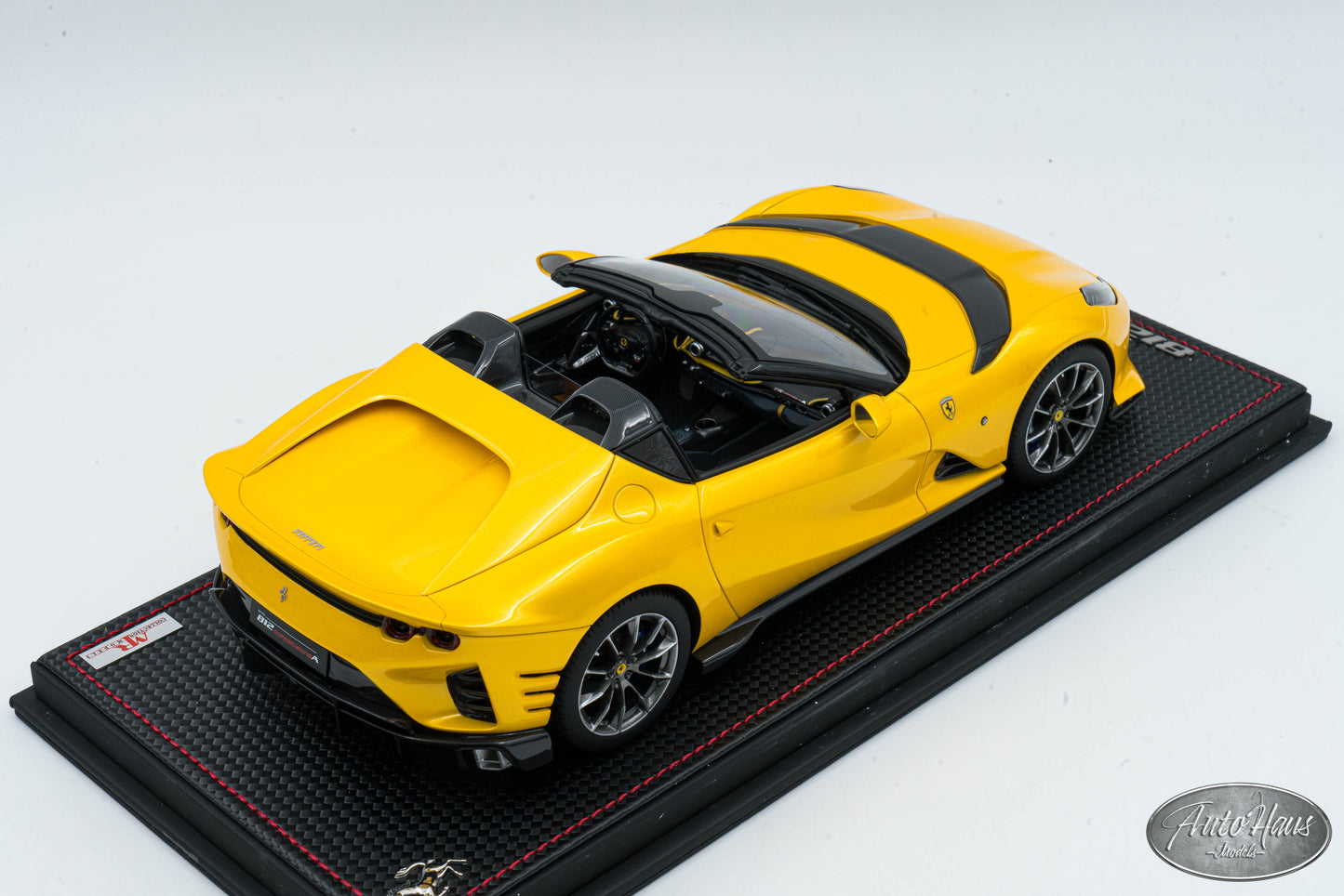 1/18 MR Collection Ferrari 812 Competizione A Giallo Tristato Yellow FE034A