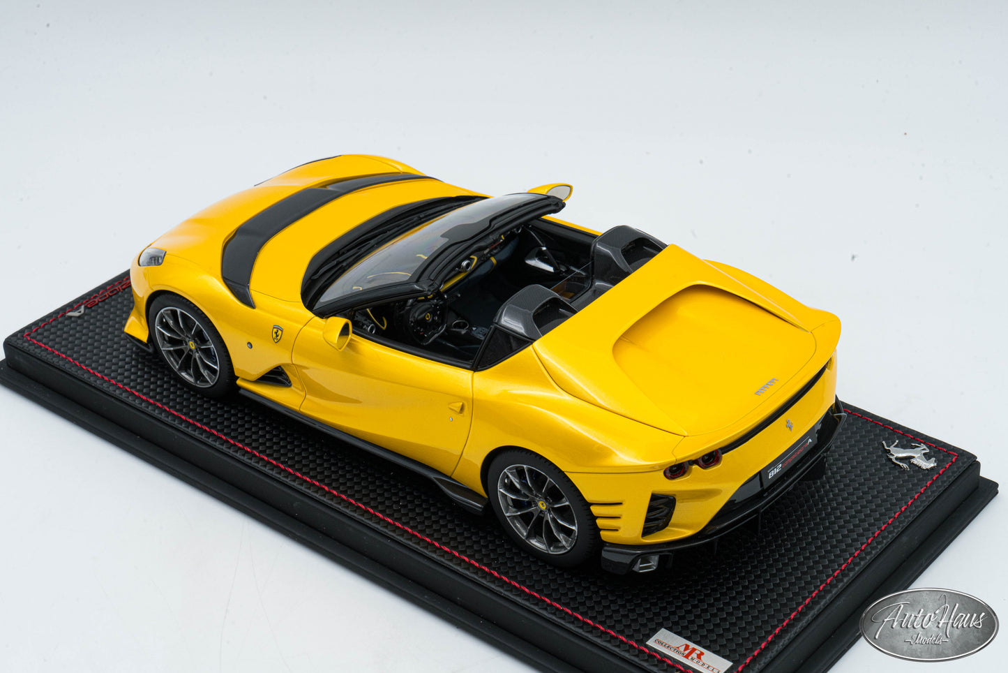 1/18 MR Collection Ferrari 812 Competizione A Giallo Tristato Yellow FE034A