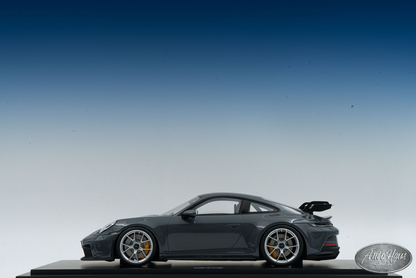 1/18 Spark Porsche 911 (992) GT3 Nardo Gray Custom