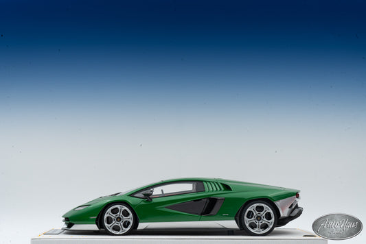 1:18 MR Collection Lamborghini Countach Green