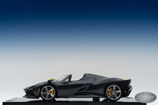 1:18 MR Collection Ferrari Daytona SP3 Giallo Modena / Shiny Carbon FE036SE6